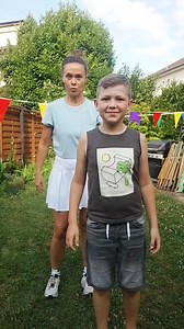 Dernier jour d'école derrière nous ! Youhouuu 🎉 La chanson nous a entraînés à danser, alors on vous envoie une dose d'énergie positive pour les vacances ☀️💃🕺 | Kiné Du Quotidien