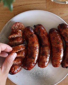 If there is one Lao food I highly recommend, it is sai oua (Lao sauasage)! Either try making it or go order Lao sausage at a restaurant. Make sure to eat it with sticky rice and a jeow (dip). Your taste buds will fall in love! And then report back and let us know what you think. 🌶 | Saeng Douangdara