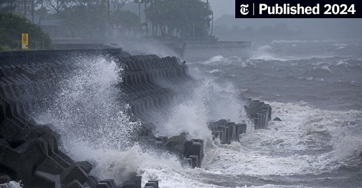 Typhoon Shanshan Barrels Into Japan, Triggering Rare Warnings