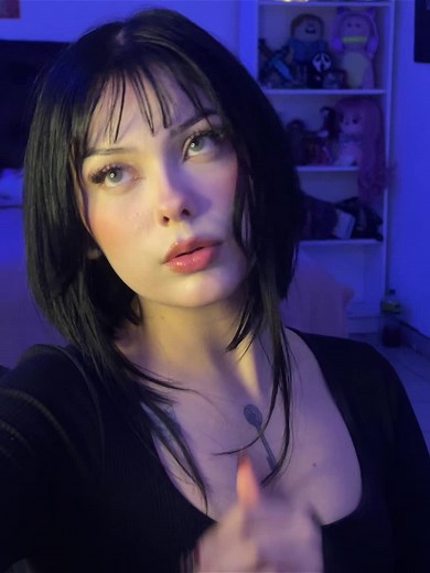 Videos de SkinnyGhostiee🧛🏻‍♀️ (@zury_doblas) con “оригинальный звук - ULIANA”