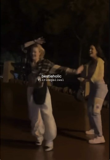 Elas as melhores com Shiv. 🥹🤏🏻 #nowunited #shivanipaliwal #rachelmanroe #sofyaplotnikova @rachel @Shivani @Sofya