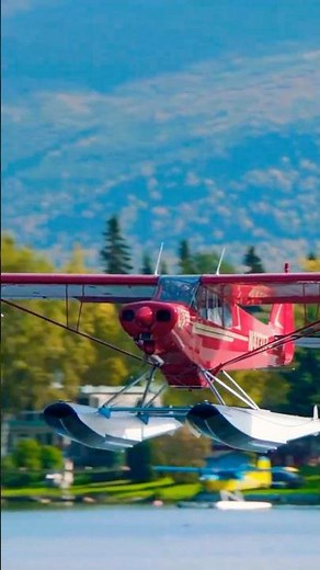 Piper PA-18 Super Cub Floatplane takeoff