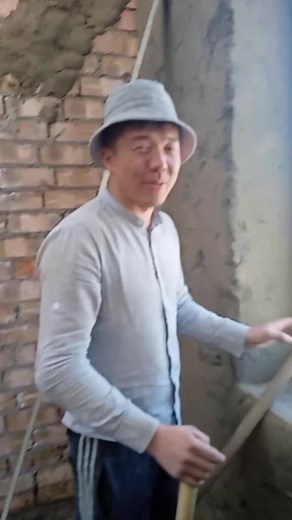 Construction Work: Plastering Techniques for Walls