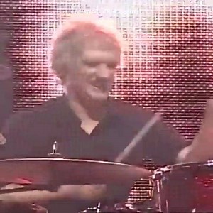 233K views · 9.2K shares | Prófugos - Soda Stereo MVV (Lima - Perú) Soda Stereo última presentación Internacional de la gira Me verás volver en Lima Perú. No seas tan cruel no busques más pretextos.... Siempre seremos prófugos. #profugos #sodastereo #cerati #limaperu #meverasvolver #ceratieterno @sodastereo @cerati @zbosio @charlyalberti @musicasodacerati | Música Soda Cerati | Facebook