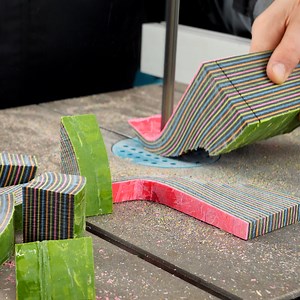 500 paper sheets into a plate | DeMilked