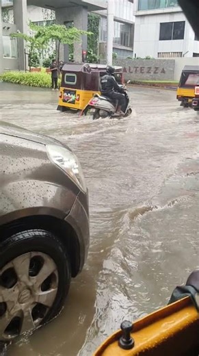 ఈ తుఫానులో నేను ఇంటికి వెళ్ళలేనని అనుకున్నాను | Dittwah cyclone experience in Chennai #rainyday