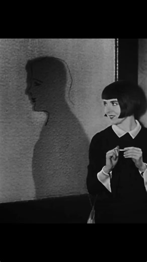 Art Deco Joe on Instagram: "Colleen Moore❤️ in scene from her silent comedy movie “Why Be Good”. Produced by First National Films, 1929. “Why Be Good”is not a completely silent film. The film used the Vitaphone synchronized sound playback system for music, sound effects, and some singing. The Vitaphone system used large record discs that were mechanically synchronized to the playback of the movie projector. The Vitaphone system was superseded by the modern sound on film method a few years later.