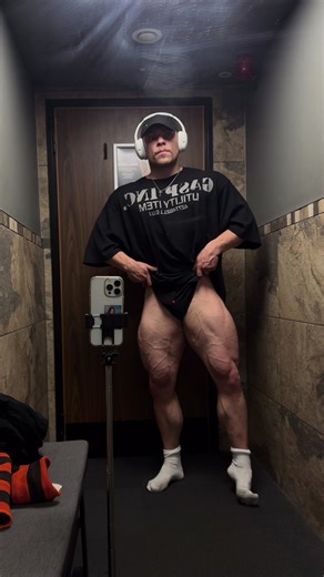 How to grow some GIANT quads . Coaching link in bio ! #legday #gym #growing #bodybuilding