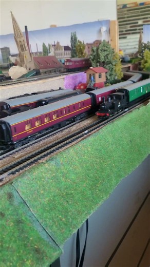 #ooscale #modeltrains 2-8-0 Bachmann 7F , 0-6-0T Mainline J72, with passengers trains
