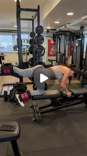 Barbara Cesar on Instagram: "Vacation workout 🤌🏽🤌🏽 Quick efficient workout to keep in track while traveling : - Hip abduction + Box smith machine squat 3x 15+ 12 - Standing leg donkey kickbacks 4x15 - Ankle weights step ups 4x12 - ankle weights Donkey kickbacks 4x15 Great pump before the beach 🏝️ 🥳 1:1 coaching info in my link 🚀🚀🚀🚀"