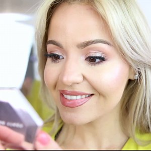 4 comments | Only a FEW left, babe! Our Mini Magnetic Liquid Eyeliners are on F⚡️RE! You DON'T want to miss this KILLER bundle! Get 3 Mini’s + our Baby Magnetic Lash Style NOW! (While supplies last…and they're going fast, babe!) Shop Now - https://www.moxielash.com/products/mini-liquid-liner-bundle | MoxieLash | Facebook