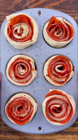 Pepperoni pizza roses recipe
