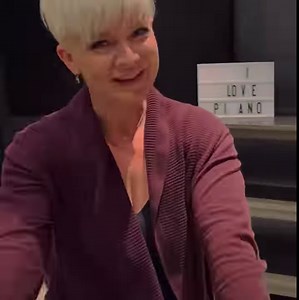 5.1K reactions · 633 shares | Completely new to piano? No idea where to start? This free course has you covered! ✅ Discover all the notes on the piano ✅ Learn your scales ✅ Start playing your first song In just 4 easy lessons you’ll go from complete beginner to playing your first song! Try it completely free and start your piano journey today. | Pianote | Facebook