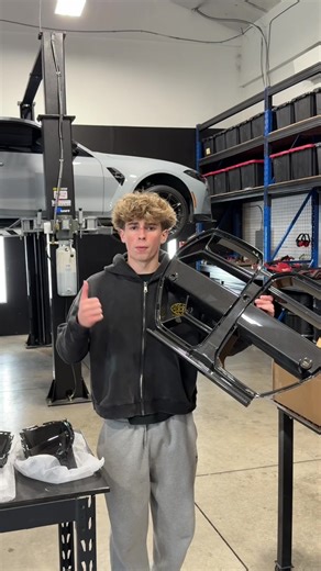 Installing a Carbon Grille on BMW M4 Competition