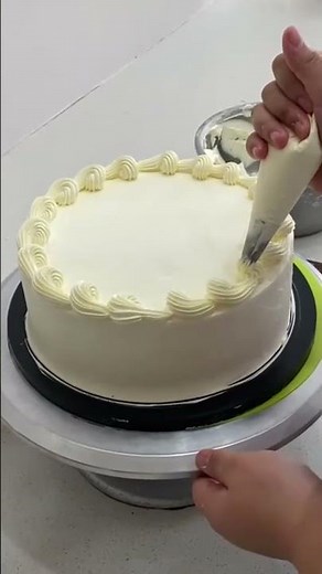 Twist Loop Cake Piping| Effortless Cake Decoration #cakedesign #cakepiping