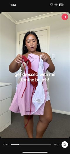 Beach Outfit Styling: Midsize Fashion Board Shorts