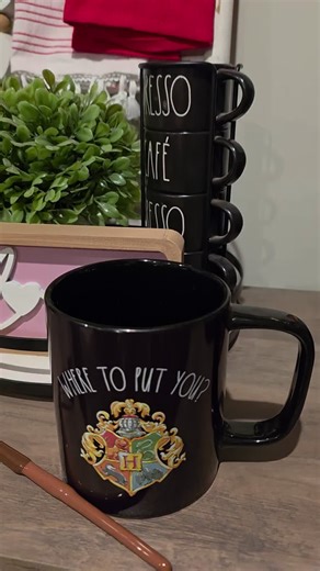 got the viral rae dunn x harry potter mug!!! #harrypotter #potterhead #hogwarts #raedunn #gryffindor