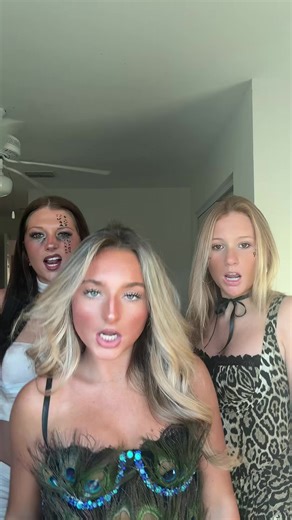 kaylie (@kaylieeason)’s videos with Peacock - Katy Perry