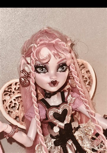 Monster High Tutorial: Creating Cupid Astoria Doll Looks