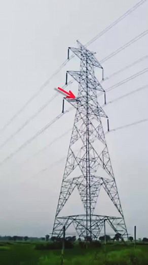 4K views · 32 reactions | A man climbed on ⚡Extra-High Voltage Transmission Tower #transmission #powerline #ehvlines #manclimbedontower #electricalscienceuniverse #liferisk #tower #danger #electricshock | Electrical Science Universe | Facebook