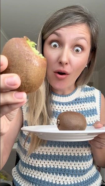 Why FREEZE it?! 🥝 #viral #trending #comedy