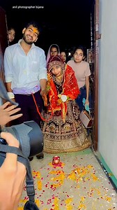 new bride home coming . . #sadi #sadireels #weeding #weedingreels #marrigereels #vivahreels #love #lovereels #lovemarrige #lovesong #trending #trendingreels #trendingsong #trendingmusic #viral #viralreels #explorepage #viralpage #viralpost #bride #newbride #bridereel #reel | anil photographer bijana