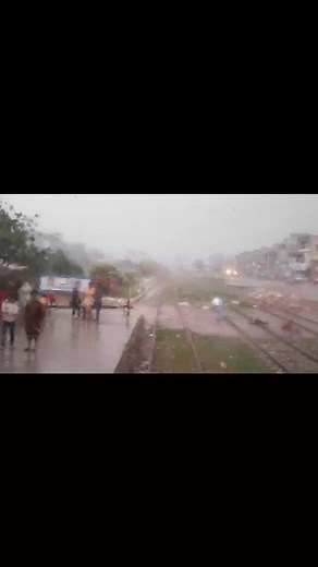 #Pakistan | Locomotive operator