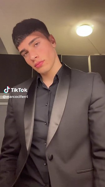 Video di Marco Ciferri (@marcociferri) con L'ULTIMA CANZONE (feat. Giorgia) - Geolier