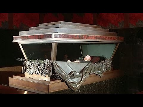 Why was Lenin's body mummified? Who decided it?