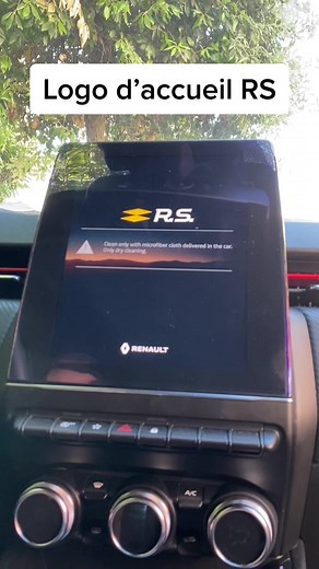 Renault RS Line Captur - Funny Video in Paris, Marseille, Lyon