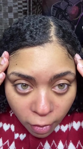 Halos have been seen in Christianity, Hinduism, Buddhism, and other religions like Zoroastrianism that originated in modern day Iran. These halos are seen all around the world for a reason. In spirituality, some people cover their head because it's the source of their divine connection with the spirit realm. #spirituality #halo #intuition #meditation #spiritrealm