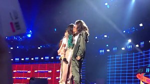 89K views · 7K reactions | Como olvidar tremendo beso  殺 Premios MIAW | Calle Y Poché Fans | Facebook