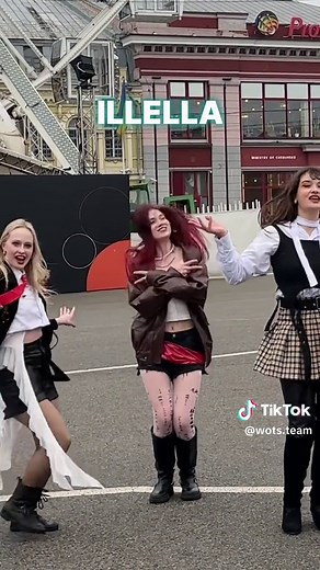 Discover Mamamoo's Solar: Exciting K-Pop Moments