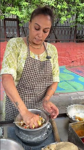 Surat Famous Raja Rani Paratha Only ₹300 😱😳 | Wow Foodie Surat