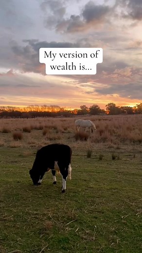 Simple Living in a Cottage Core Home: Small Houses & Self-Sufficient Living