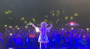 161K views · 6.5K reactions | « Nesly retire 2 morceaux faut rendre la scène » Moi: « Jamais ».  Merci Tahiti pour le love vous m’avez donnés des frissons ❤️ Next stop >>>>> La Reunion | Nesly | Facebook