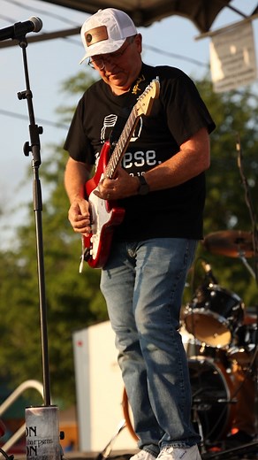 🎉 The SC Poultry Festival is officially underway! Night one brought the energy, the people, and the fun—and we’re just getting started. Catch all the sights, sounds, and smiles in tonight’s reel! 🐓🎡🔥 Come out and join us tomorrow for more food, rides, live music, and hometown fun you don’t want to miss! #SCPoultryFestival #FestivalSeason #smalltownbigfun - - - P3 Media | South Carolina Poultry Festival
