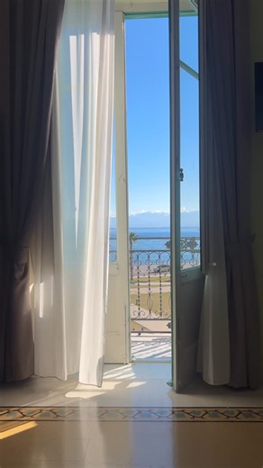 GoSicily | Sicilian Cooking Experience on Instagram: "Che sia un anno sereno e colmo di pace, della stessa pace che mi regala svegliarmi così, il primo giorno dell’anno: il mare calmo, una giornata luminosa di sole e quel filo di vento che non guasta mai, anzi… porta con sé calma, respiro e leggerezza."