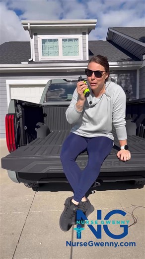 CFRN and FPC MUST KNOW TOPIC: Radios! How can you remember the difference between UHF, VHF, and duplex systems? I got you! Intended for educational purposes only. Always follow your local protocols. #ERNurse #EmergencyNurse #CEN #CFRN #CTRN #ICUNurse #NCLEX #NursingSchool #NursingStudent #Nurse #ICUNurse #CCRN #FlightNurse #FlightMedic #FPC #paramedic #criticalcare #HEMS | NurseGwenny