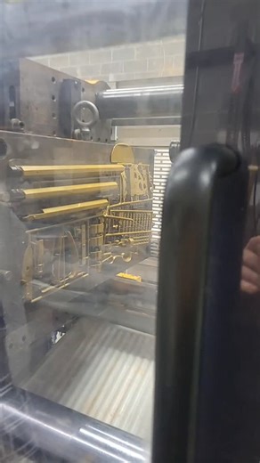 Atlantis is molding the brass parts for the full scale Kentucky long rifle. Should be shipping hopefully, in the next couple of weeks or sooner. We hope you enjoy this full-scale model kit. P195 #madeintheUSA #atlantiskits #plasticmodels #historical Would you like to see other historical firearm kits? Leave a comment | Atlantis Toy and Hobby