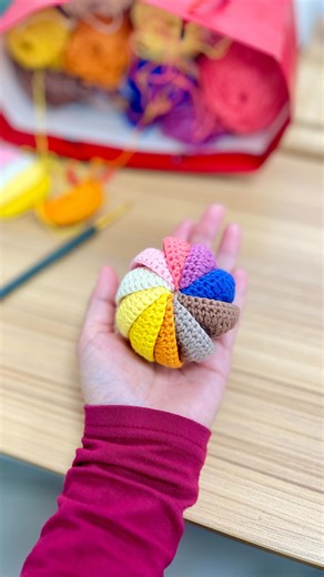 𝐀𝐍𝐃𝐑𝐄𝐈 𝐂𝐫𝐚𝐟𝐭𝐬™ on Instagram: "No chance! You gotta work it out!🤓 Fidget ball pattern by: @tvorivoucestou #andreicrafts #crochetpattern #tiktokcrochet"