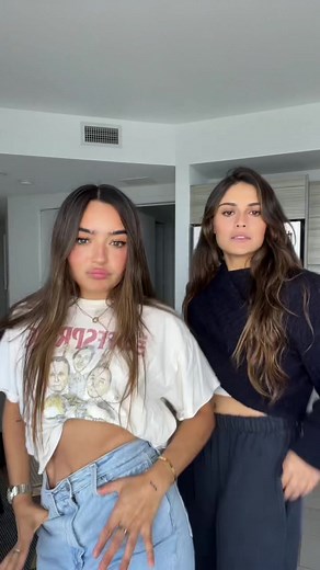 Calle y Poché (@calleypoche)’s videos with What your favourite curse word remix - Autotuned Vids