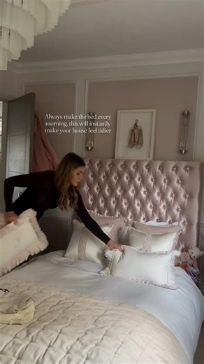 𝕁𝕖𝕟𝕟𝕚𝕗𝕖𝕣 𝕎𝕖𝕚𝕞𝕒𝕟𝕟 on Instagram: "These are just a few things I do daily that instantly make me feel more organised ✨ First things first, I always order the food shop for a Sunday. It just means I’ve got everything ready for the week ahead — especially with how much the children get through. I also like to take things out of the packaging and pop them straight into the organisers. It looks neater, feels calmer, and just makes life easier. My non-negotiable is making the beds every s