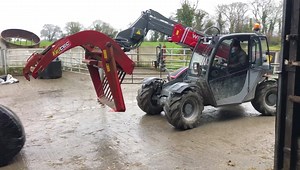 Thanks to the all-wheel steering and the undivided chassis, Weidemann telehandlers are particularly manoeuvrable and very stable. The low centre of gravity of the machine supports the stability even more. 🤩✅👍 | Clarke Machinery Ltd