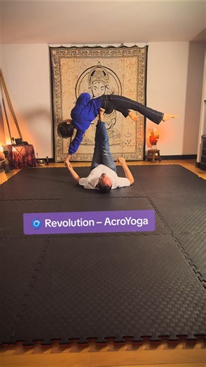 🌀 Revolution – AcroYoga