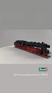 Werden Sie zum stolzen Besitzer eines Stücks deutscher Eisenbahngeschichte! Wenn Sie ein Sammler von Modelleisenbahnen sind, dann ist die Schnellzuglokomotive BR03 im Maßstab 1:87 genau das Richtige für Sie. Dieser Modellbausatz der Stufe 5 mit 136 Teilen bietet Ihnen die Möglichkeit, die Versionen der Deutschen Bahn und der Reichsbahn detailgetreu nachzubauen. Der detaillierte Kessel, die Rauchkammer, die Antriebsräder und das Schubgestänge verleihen diesem Modellbausatz eine beeindruckende Rea