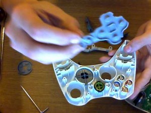 How To: Disassemble an Xbox 360 Remote!