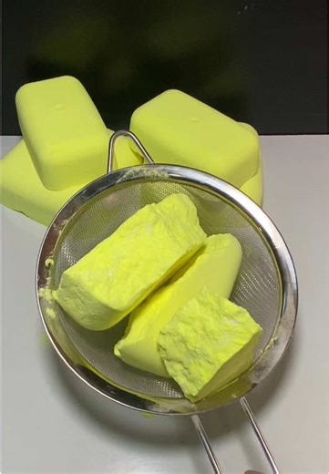 Relaxing ASMR Baking Soda Crush Experience