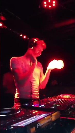 #shorts Paul Sparkes | Floorplay at ROOMS Social Club