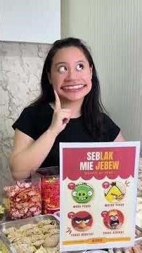 Jualan seblak di dalam rumah waktu hujan hujan 😍 #masukberanda #food #shortvideo #cooking